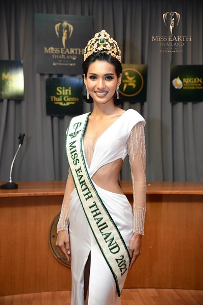 ใบตอง จรีรัตน์ โชว์ชุดประจำชาติ พร้อมชิงเวทีมิสเอิร์ธ 2021 ใบตอง จรีรัตน์ โชว์ชุดประจำชาติ พร้อมชิงเวทีมิสเอิร์ธ 2021