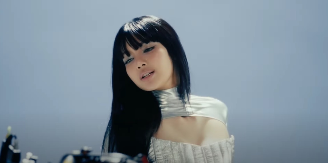 เปิดคลิปเบื้องหลัง ก่อนจะเป็น MV เพลง ROCKSTAR ของ “ลิซ่า” BLACKPINK เปิดคลิปเบื้องหลัง ก่อนจะเป็น MV เพลง ROCKSTAR ของ “ลิซ่า” BLACKPINK