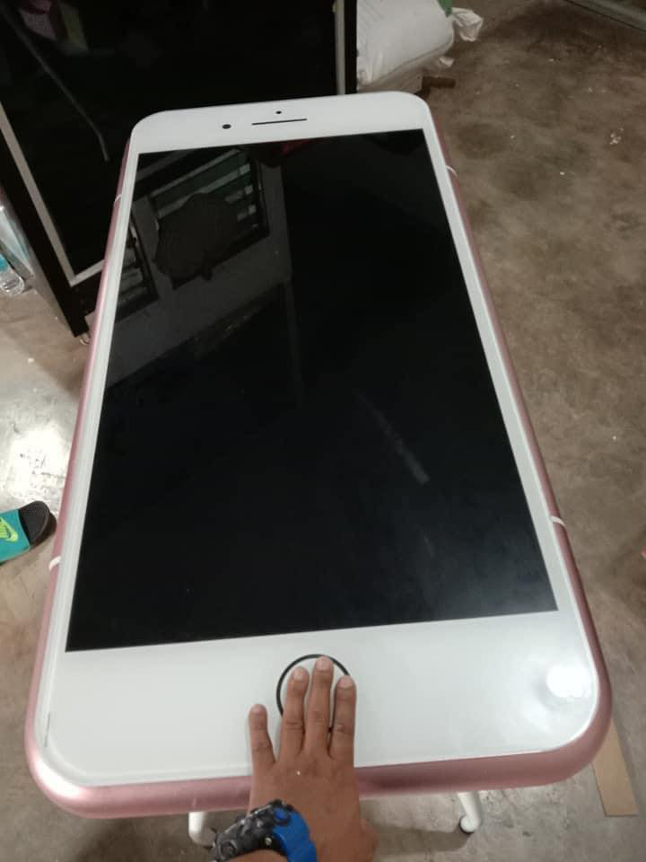 อย่างฮา! หนุ่มสั่งไอโฟนจากเว็บดัง ก็ว่าทำไมค่าส่งแพงจัง