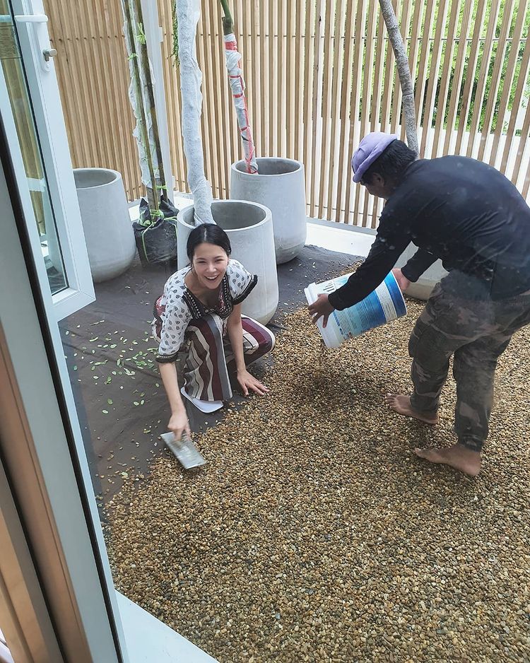 'โบวี่' ร่ำไห้ ต้องขายบ้านหรู42ล้าน หลังแม่ไม่ย้ายมาอยู่ด้วย 'โบวี่' ร่ำไห้ ต้องขายบ้านหรู42ล้าน หลังแม่ไม่ย้ายมาอยู่ด้วย