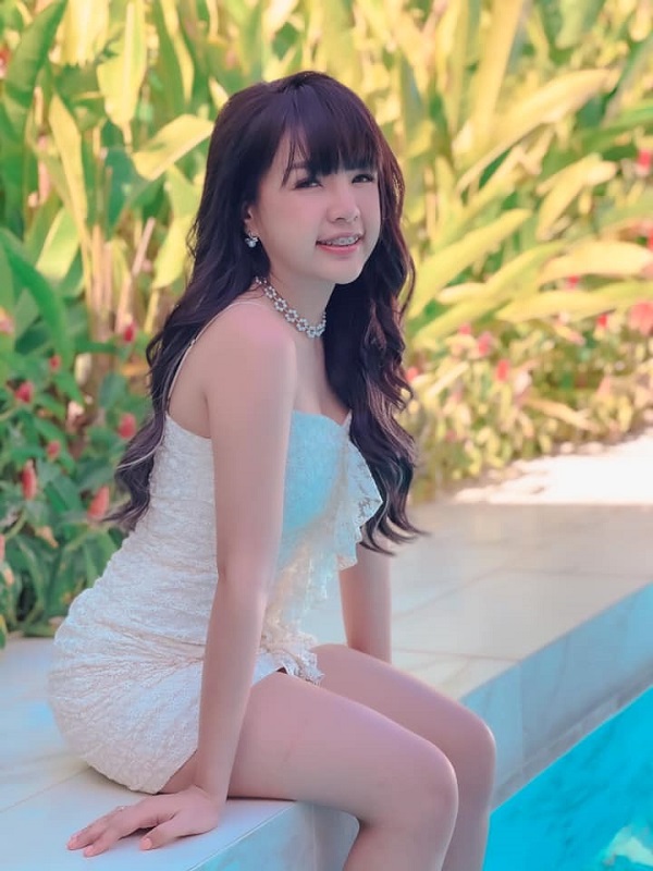 ชาวเน็ตฟาด “เจนนี่ รัชนก” อายุน้อยกว่า ทำไมปลงผมให้ “พระเอกชัย” ได้ (มีคลิป) ชาวเน็ตฟาด “เจนนี่ รัชนก” อายุน้อยกว่า ทำไมปลงผมให้ “พระเอกชัย” ได้ (มีคลิป)