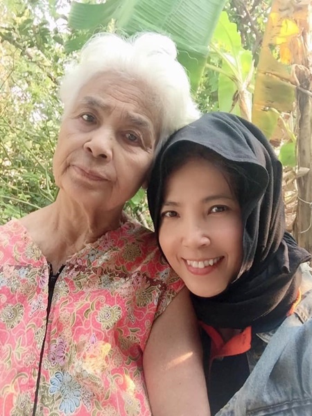 อดีตนักร้องดัง อิ๋ว พิมพ์โพยม สูญเสียคุณแม่ อดีตนักร้องดัง อิ๋ว พิมพ์โพยม สูญเสียคุณแม่