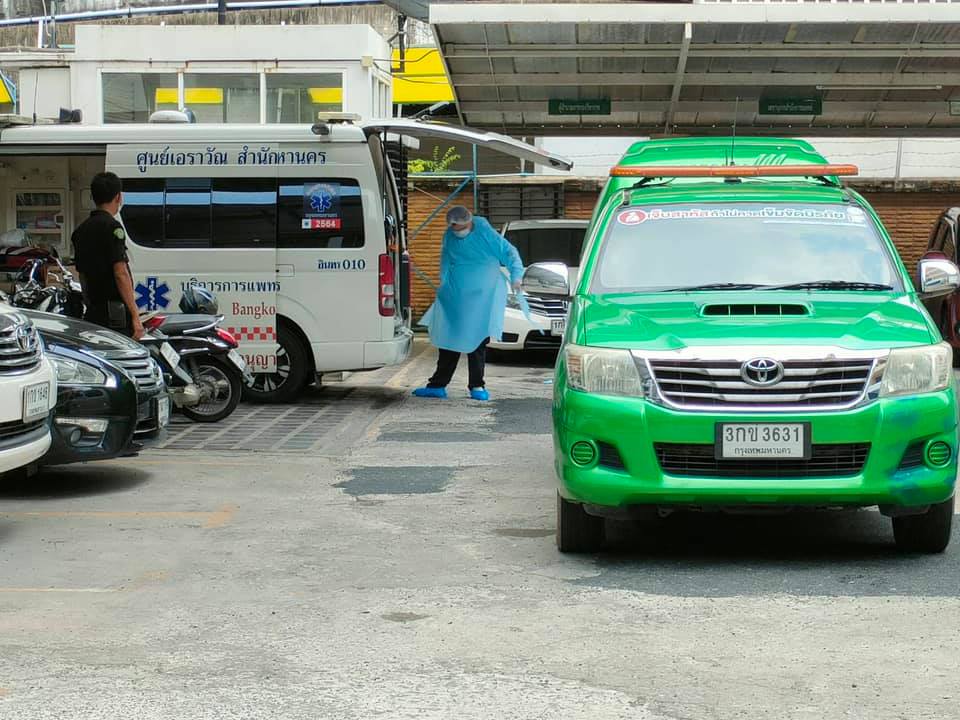 กทม. เพิ่มรถ เพิ่มรอบรับ-ส่งผู้ป่วยโควิด 50 เขต เร่งลดปัญหาผู้ป่วยตกค้าง กทม. เพิ่มรถ เพิ่มรอบรับ-ส่งผู้ป่วยโควิด 50 เขต เร่งลดปัญหาผู้ป่วยตกค้าง