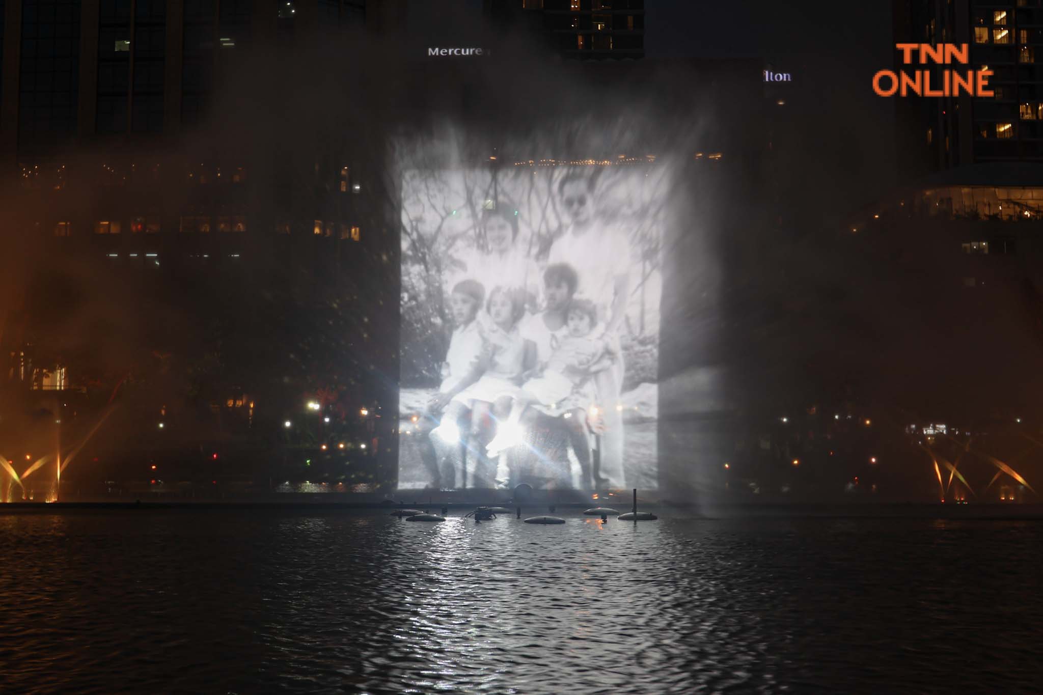 เฉลิมพระเกียรติสมเด็จพระพันปีหลวง แสดงม่านน้ำ ประกอบแสง สี เสียง เฉลิมพระเกียรติสมเด็จพระพันปีหลวง แสดงม่านน้ำ ประกอบแสง สี เสียง