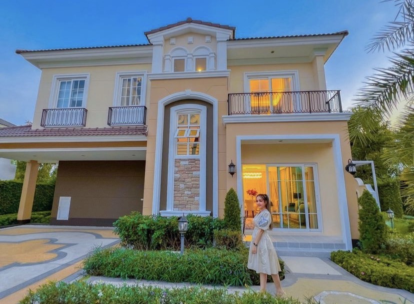 ทุ่มเพื่อลูกสุดตัว เจนนี่-ยิว ซื้อบ้านหรู หลังใหญ่ ที่กทม. 