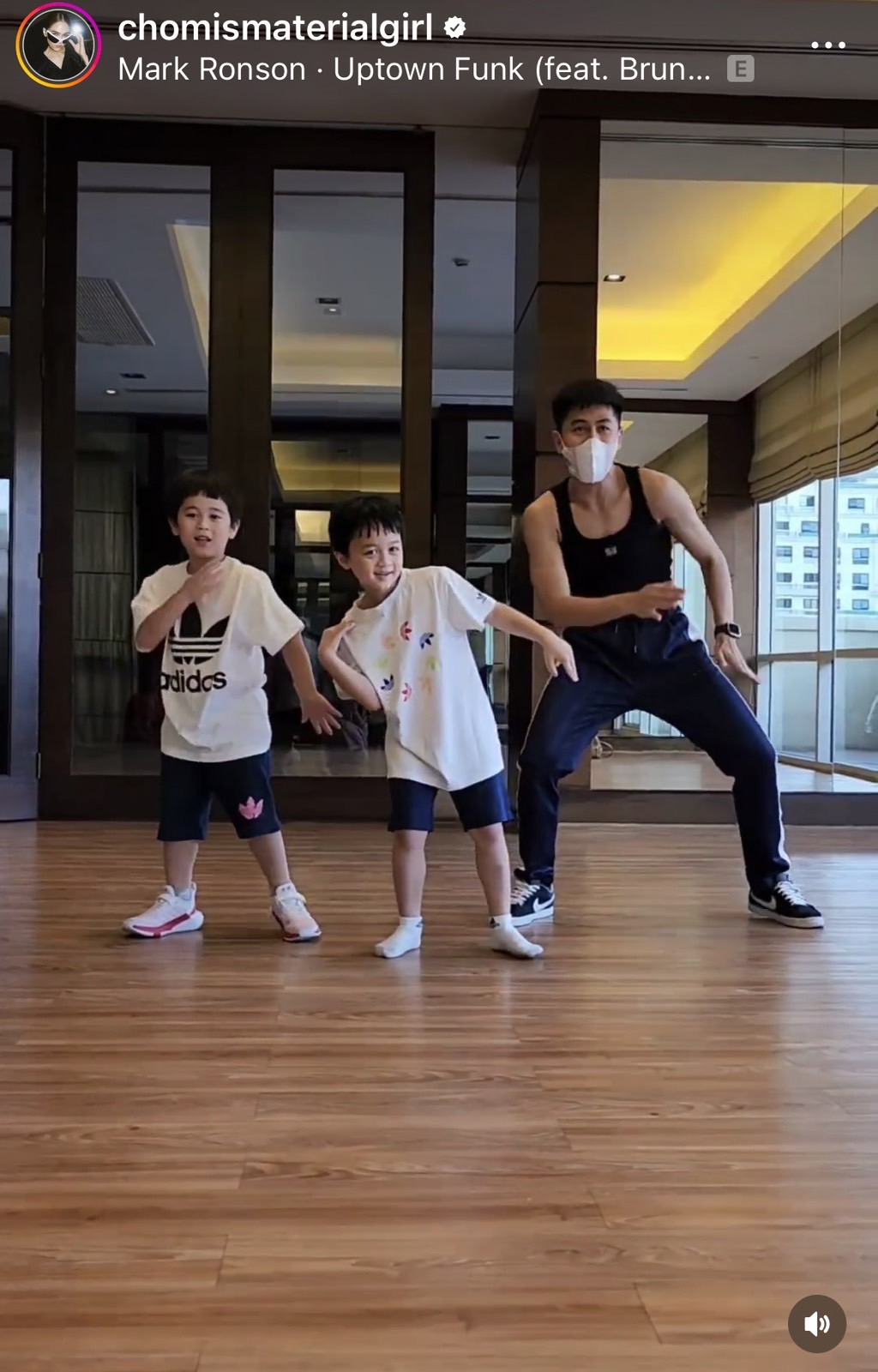 อุ๊ยยยน่ารัก น้องเกล แย่งซีนพี่ สายฟ้า-พายุ  ขณะออกสเต็ปแดนซ์ 