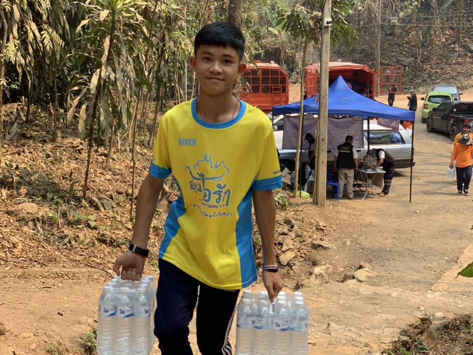 เปิดประวัติ “น้องดอม ดวงเพชร” 1 ใน 13 ทีมหมูป่าติดถ้ำหลวง เสียชีวิตกะทันหันที่อังกฤษ