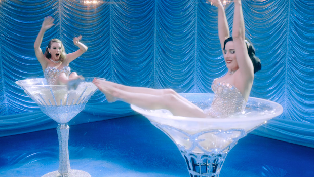 เอ็มวีใหม่ในรอบ 3 วัน!! ‘เทยเลอร์ สวิฟต์’ สุดปัง อัลบั้มใหม่ทุบสถิติทุกแพลตฟอร์ม (มีคลิป) เอ็มวีใหม่ในรอบ 3 วัน!! ‘เทยเลอร์ สวิฟต์’ สุดปัง อัลบั้มใหม่ทุบสถิติทุกแพลตฟอร์ม (มีคลิป)