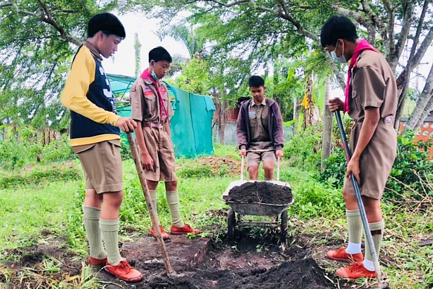“โครงการเลี้ยงไก่ไข่เพื่ออาหารกลางวันนักเรียน”  คลังอาหารของน้องๆ ร.ร.เวียงห้าววิทยา จ. เชียงราย