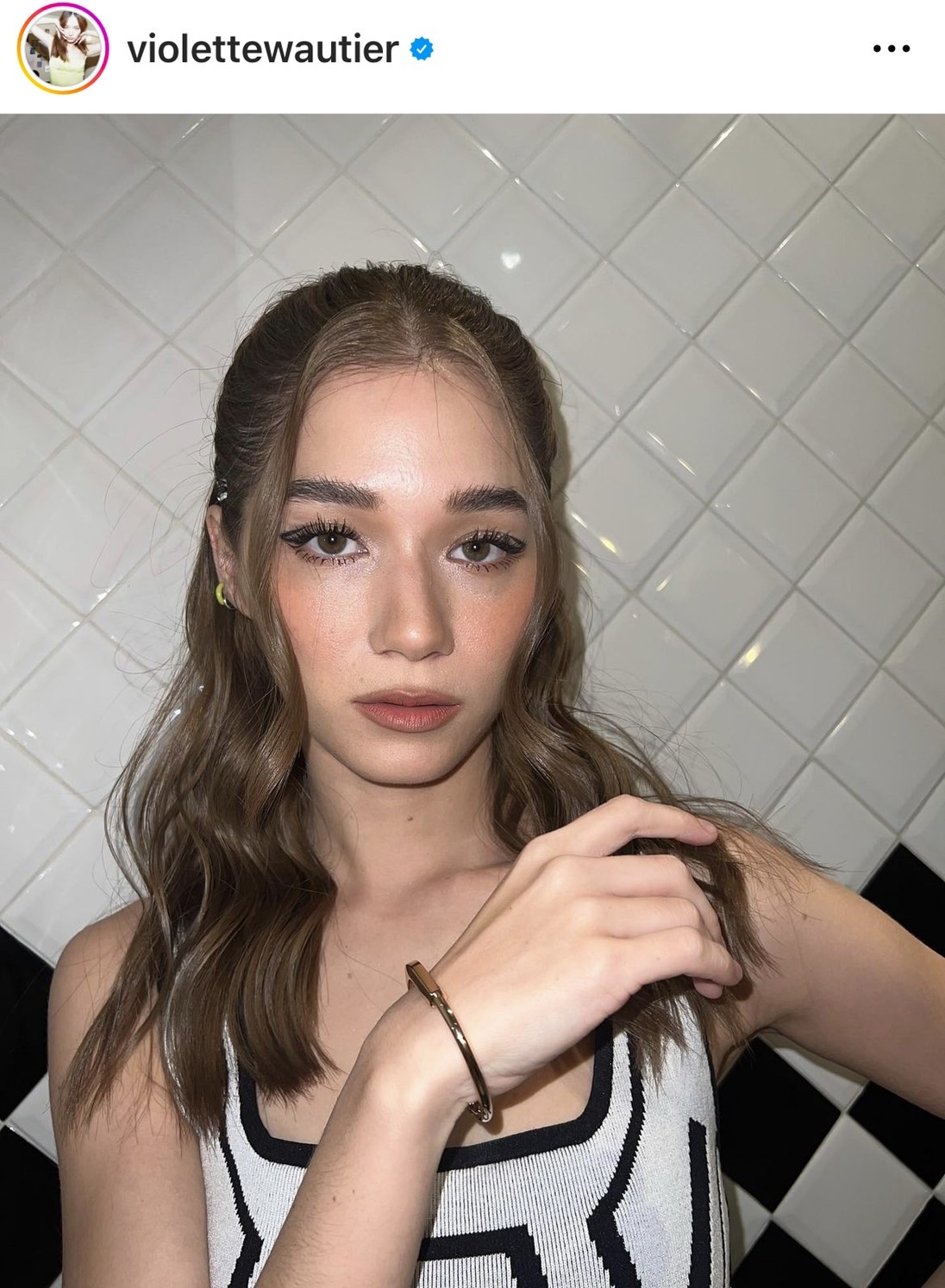 “วี วิโอเลต” ปิดปากเรื่องแหวนหาย เผยเรื่องแฟนเพลงทำช็อตฟิล