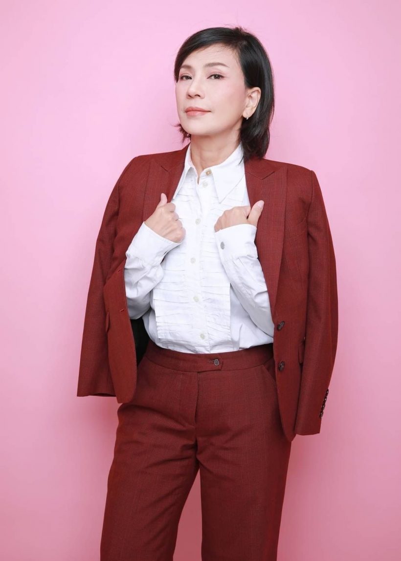 ย่องเสริมความสวยรับวัย 61 เปิ้ล หัทยา เปิดใบหน้าหลังทำศัลยกรรมครั้งแรก ย่องเสริมความสวยรับวัย 61 เปิ้ล หัทยา เปิดใบหน้าหลังทำศัลยกรรมครั้งแรก