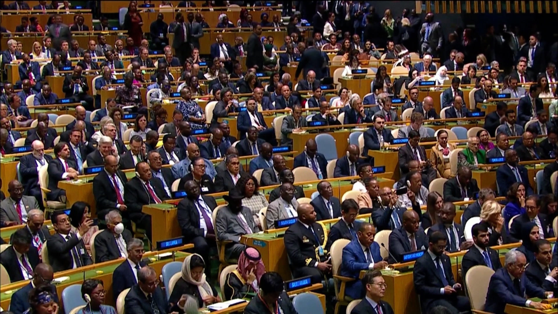 นายกฯ สอบผ่านเวทีโลก เลขาธิการยูเอ็นชมสร้างสรรค์ นายกฯ สอบผ่านเวทีโลก เลขาธิการยูเอ็นชมสร้างสรรค์