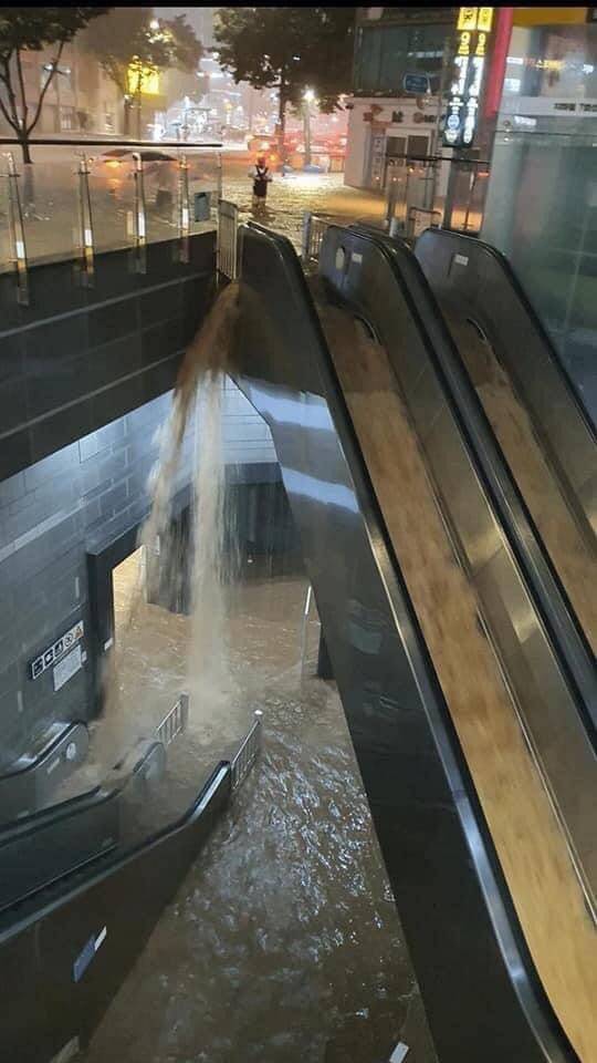 หล่อใจบุญ!! ’จินยอง GOT7’ & ‘ซีวาน’ ร่วมบริจาคหนักช่วยน้ำท่วมใหญ่กรุงโซล หล่อใจบุญ!! ’จินยอง GOT7’ & ‘ซีวาน’ ร่วมบริจาคหนักช่วยน้ำท่วมใหญ่กรุงโซล