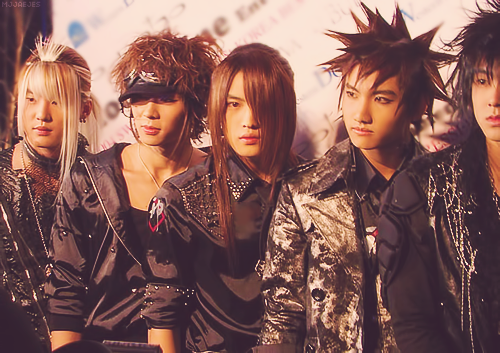 ฉลองเดบิวต์19ปี!! 'คิมแจจุง' ได้รับเค้กเซอร์ไพรส์จาก 5 สาว 'KARA'