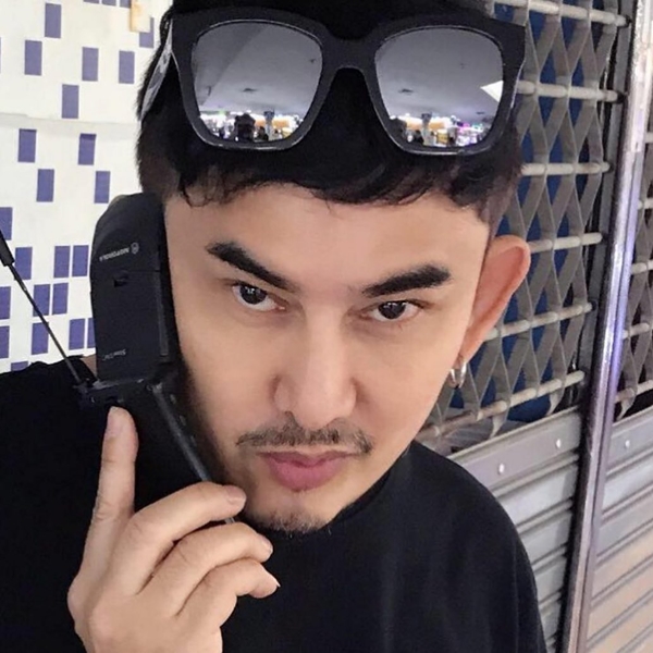 พชร์ อานนท์ โพสต์เตือนพวกชอบด่า หลังประกาศลาออกพิธีกร พชร์ อานนท์ โพสต์เตือนพวกชอบด่า หลังประกาศลาออกพิธีกร