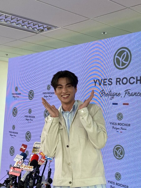 กลัฟ คณาวุฒิ ไม่นอยด์! ถูกโยงเรื่องคำใบ้ เพราะไม่ใช่ตัวเอง ดีใจมีสะพานชื่อ กลัฟ คณาวุฒิ ที่เวียดนาม กลัฟ คณาวุฒิ ไม่นอยด์! ถูกโยงเรื่องคำใบ้ เพราะไม่ใช่ตัวเอง ดีใจมีสะพานชื่อ กลัฟ คณาวุฒิ ที่เวียดนาม