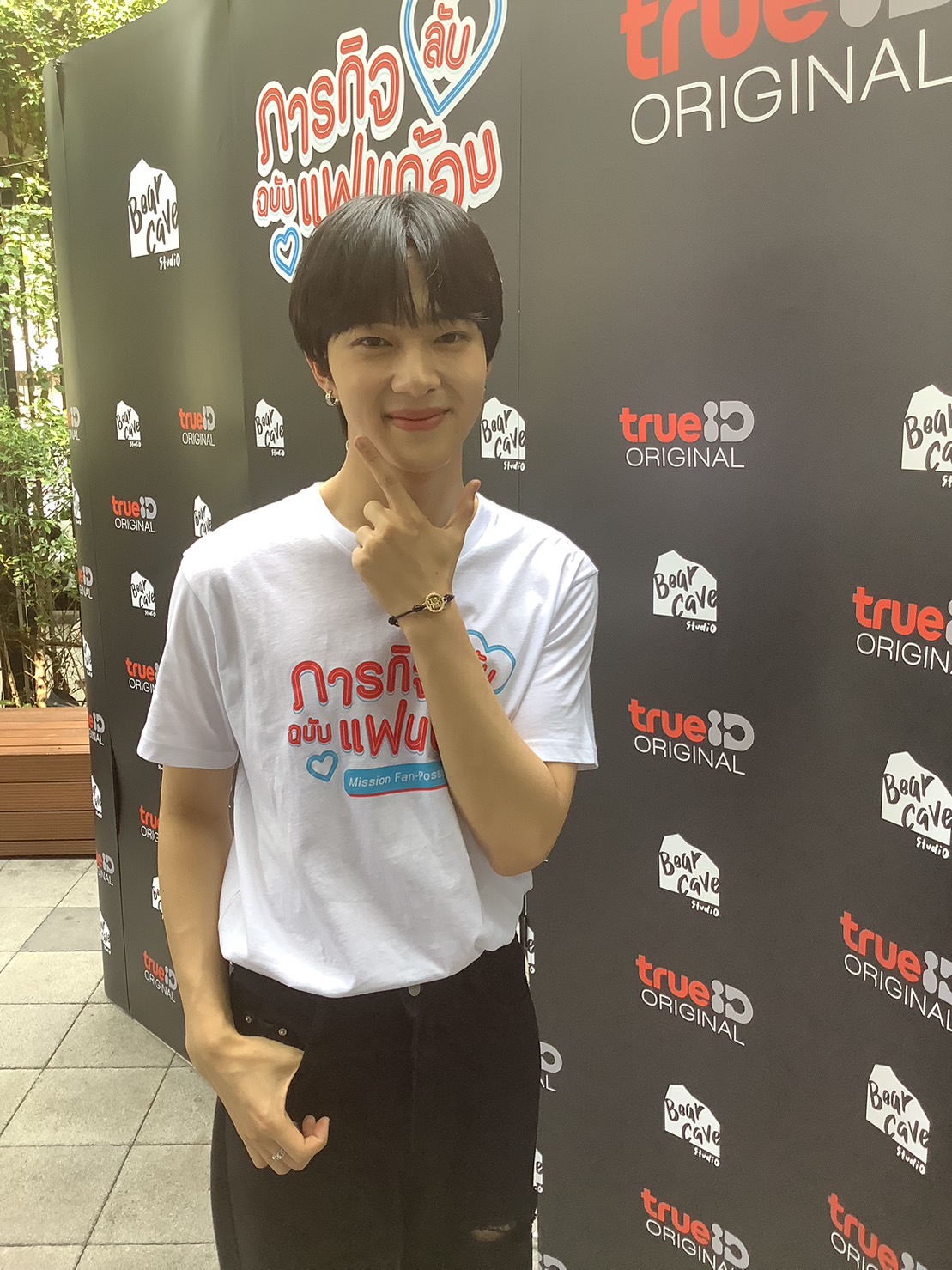  นุนิว ไปลอยกระทงกับใคร??  ปลื้ม!! เพลงรักแท้ ทะยานสู่ 26 ล้านวิว 