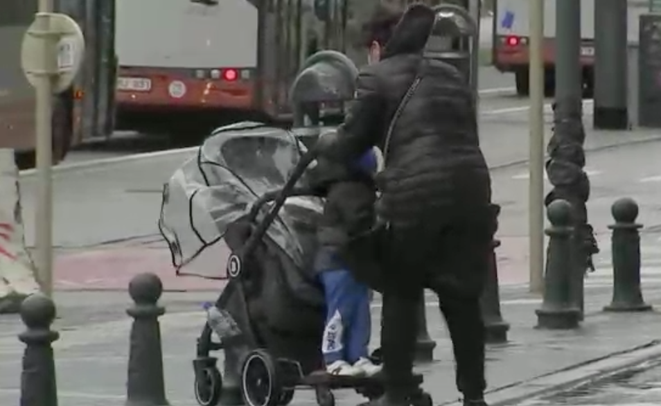 พายุยูนิซแรงสุดรอบ 30 ปี ถล่มยุโรป เสียชีวิตเพิ่มเป็น 16 คน พายุยูนิซแรงสุดรอบ 30 ปี ถล่มยุโรป เสียชีวิตเพิ่มเป็น 16 คน