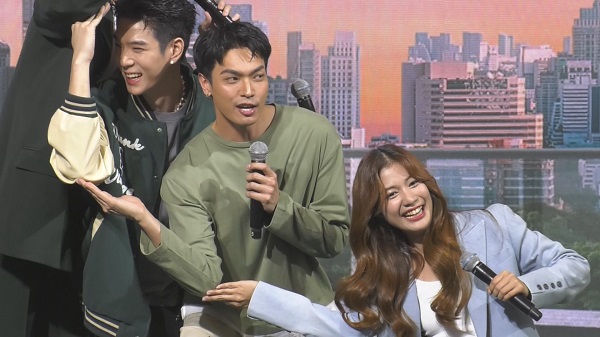 โอบ – มะปราง สบายใจ ได้ออกงานอีเว้นท์ด้วยกันหลังจบสัมพันธ์   (มีคลิป)