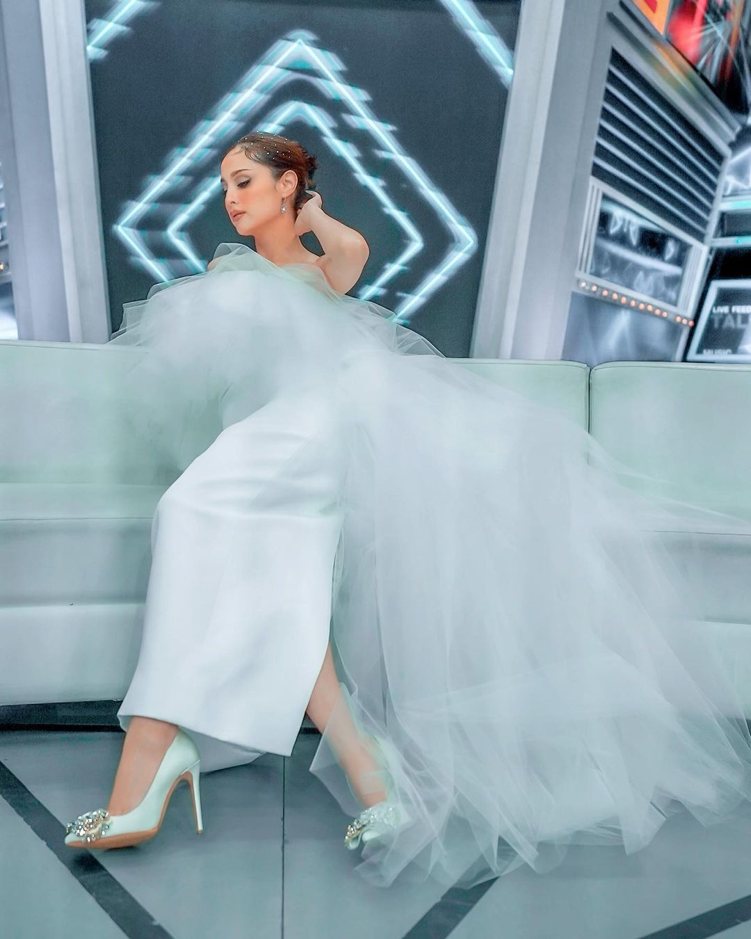 “ขวัญ อุษามณี” หันซบอกบ้านหลังเดิม เซ็นสัญญาวิกหมอชิต (มีคลิป)