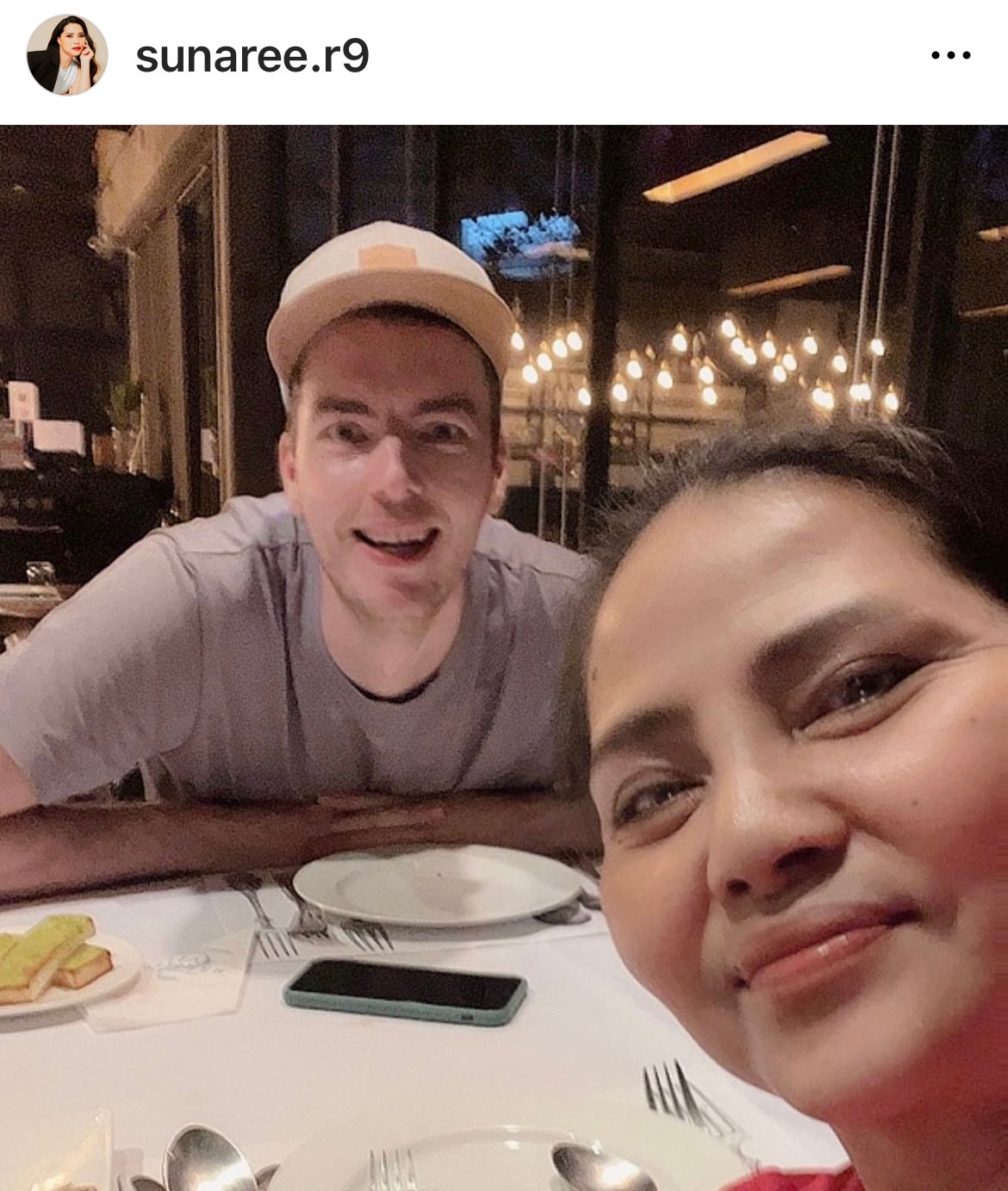 สุนารี โพสต์หวานถึงสามีรุ่นน้อง ครบรอบความรัก 9 ปี สุนารี โพสต์หวานถึงสามีรุ่นน้อง ครบรอบความรัก 9 ปี