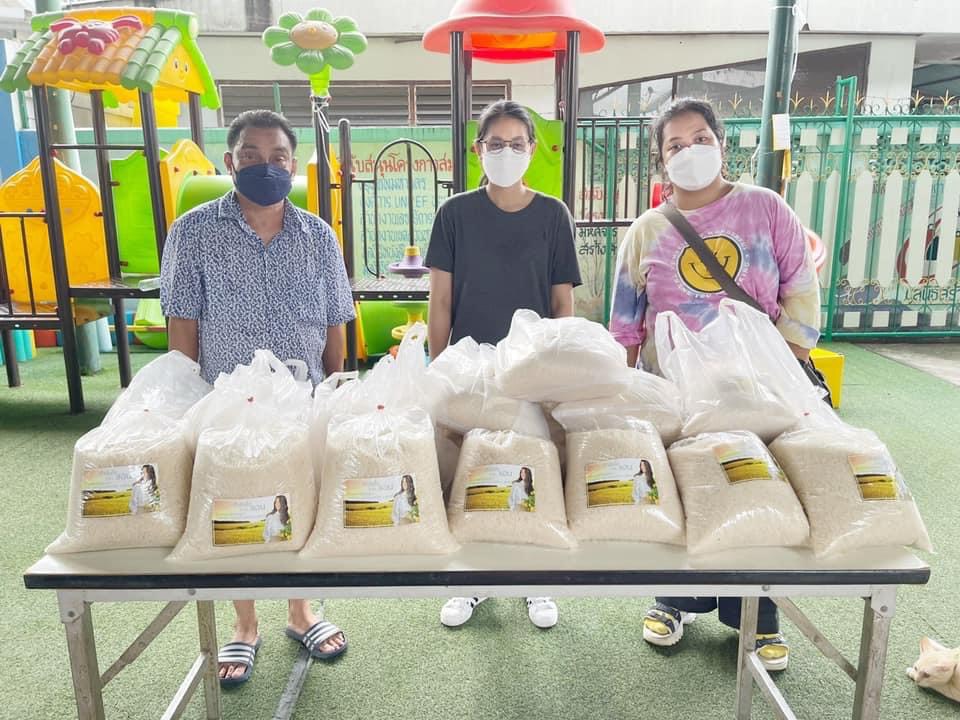 แอน ทองประสม ช่วยกระดูกสันหลังของชาติ เหมาข้าวสาร 2 ตัน ลั่นไม่อยากเห็นชาวนาขาดทุนอีกต่อไป