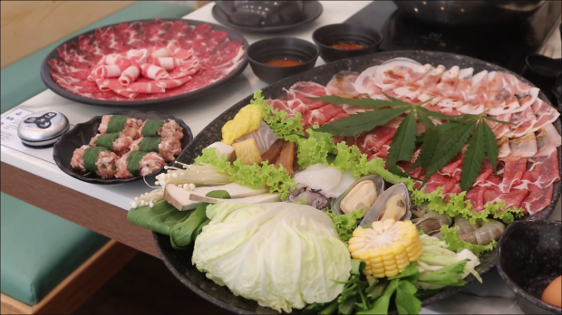 ร้านชาบูดัง พิษณุโลก ปิ๊งไอเดียนำใบกัญชาสดปรุงรส กลายเป็น น้ำซุปอารมณ์ดี