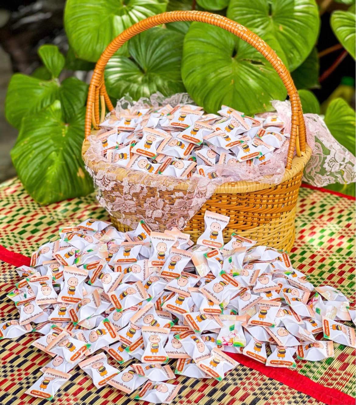 แม็ก จิรายุทธ เข้าพิธีอุปสมบทแล้ว ด้าน เอ็มมี่ ร่วมอนุโมทนาบุญ ให้อภัยเพื่อสู่ร่มกาสาวพัสตร์