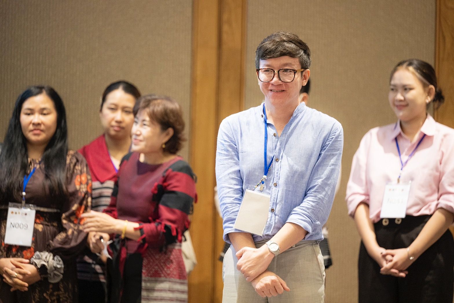 เปิด 10 ผลงานเด่นการออกแบบตัดเย็บ “ชุดผ้าไทยใส่ให้สนุก” เปิด 10 ผลงานเด่นการออกแบบตัดเย็บ “ชุดผ้าไทยใส่ให้สนุก”