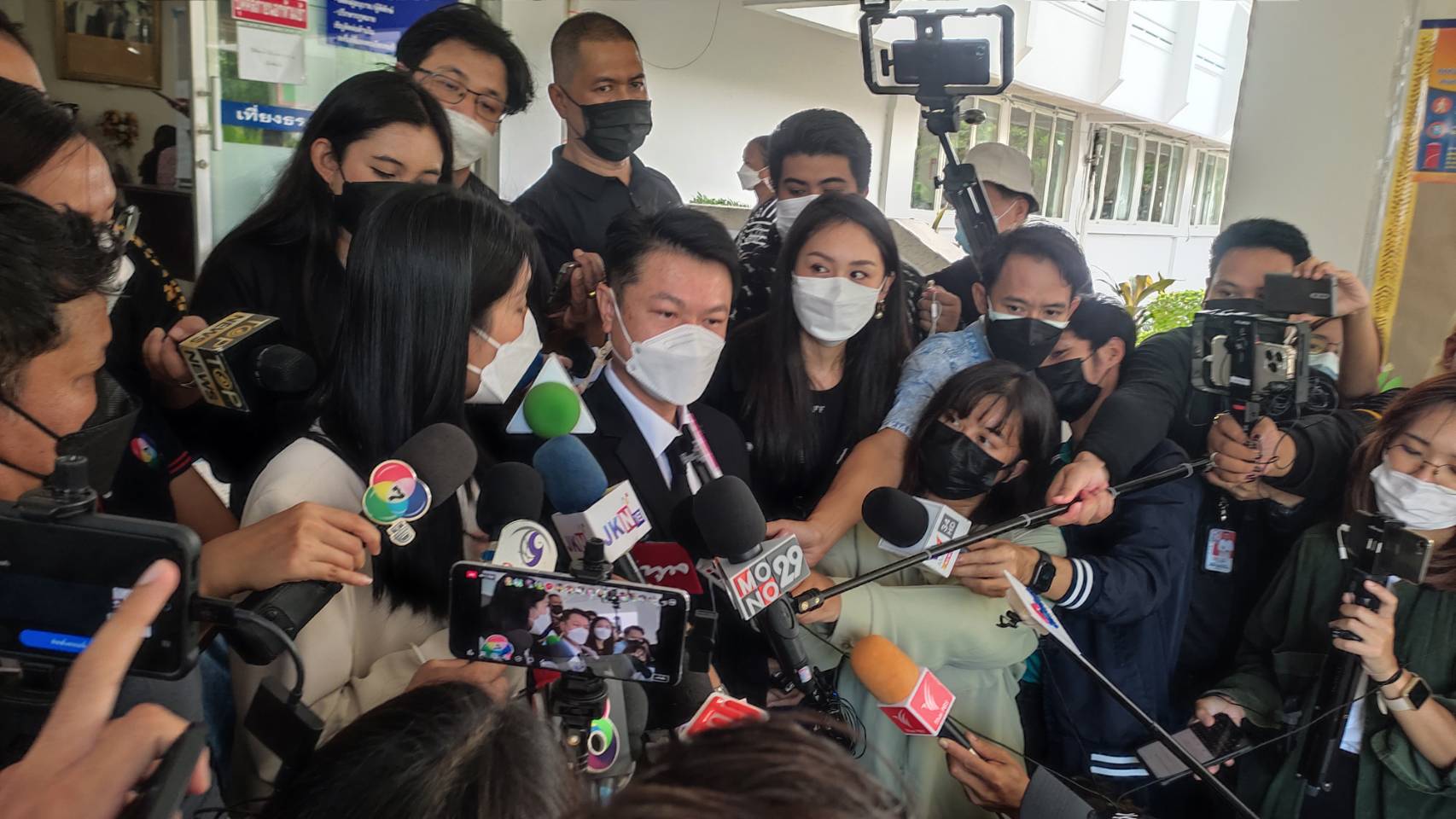 อัยการ เผยเหตุเลื่อนสั่งคดี แตงโม ทนาย กระติก-แซน ขอบคุณ อัจฉริยะ ตรวจสอบเรื่องคุณแม่