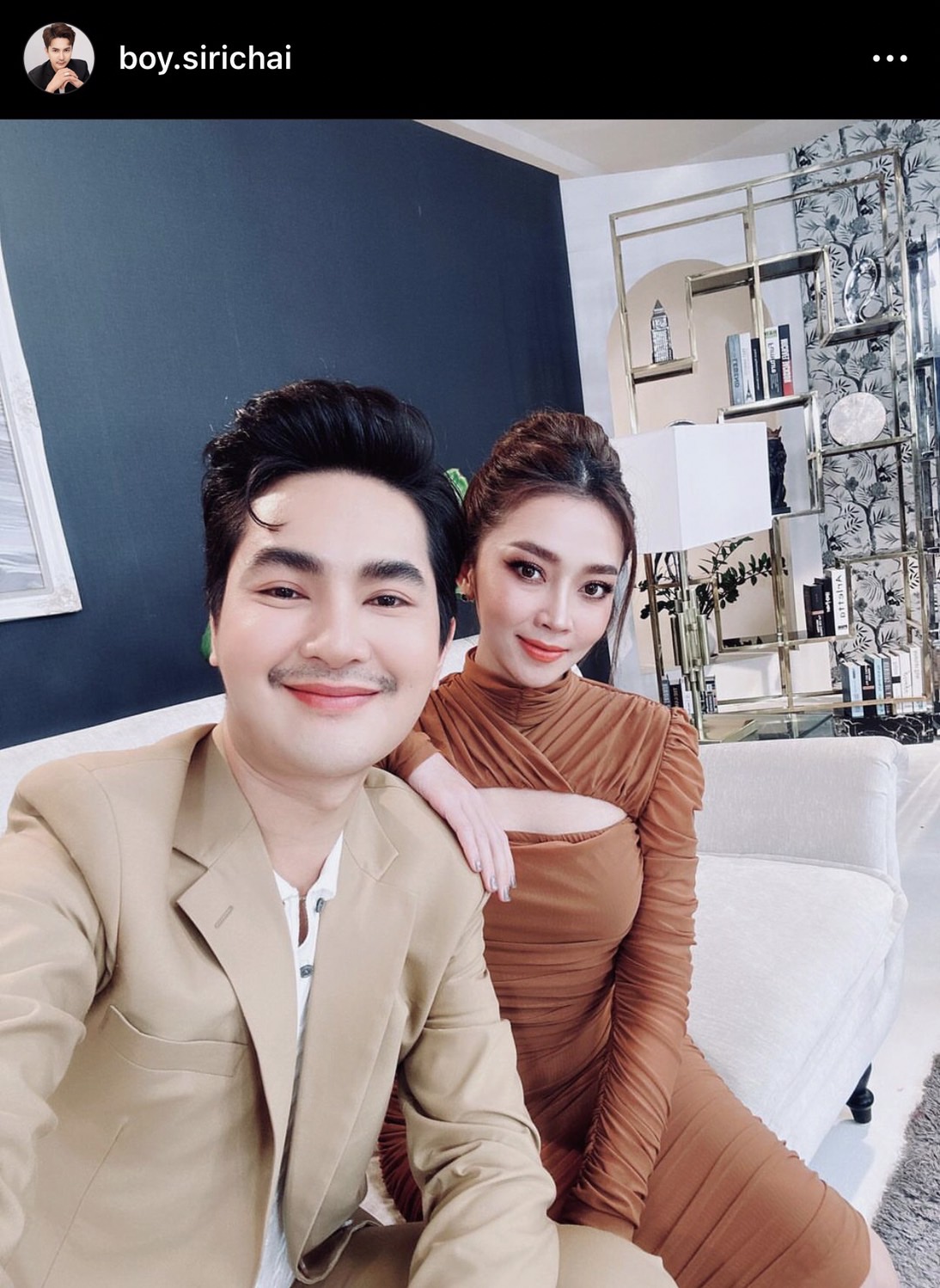 แอน อรดี - บอย ศิริชัย จับมือเข้าวิวาห์แต่กลายเป็นประเด็นดราม่า หลังไร้ชื่อพ่อแม่ ในการ์ดงานเเต่ง