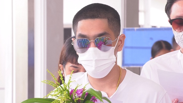 เคน-หน่อย  เซอร์ไพร้ส์ ชมพู่ ลงทุนแต่งป้าเพื่อ ซุปตาร์ 2550   (มีคลิป)