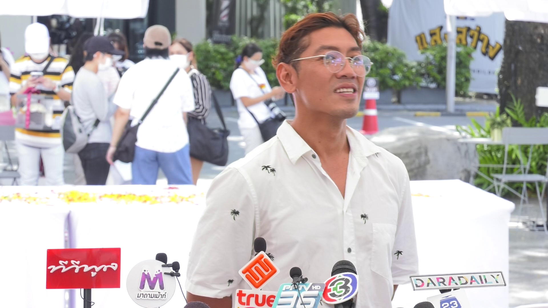 ป๋อมแป๋ม เคลียร์ ไอซ์ อภิษฎา ร้องเพลงอกหัก ยันสามียังไม่กลับมา ป๋อมแป๋ม เคลียร์ ไอซ์ อภิษฎา ร้องเพลงอกหัก ยันสามียังไม่กลับมา