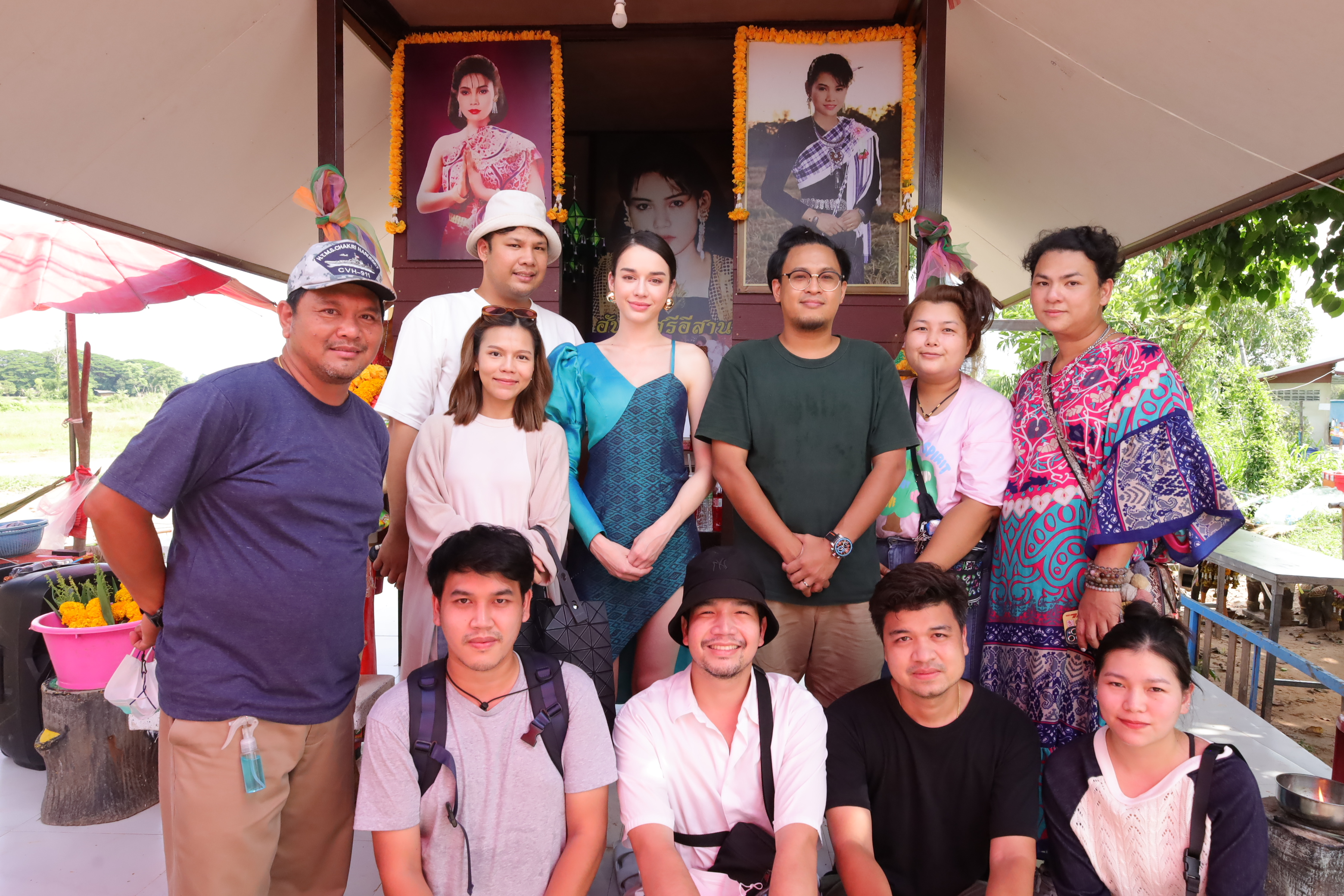 “สกาย มาเรีย” สัมผัสจิตกับ “แม่ฮันนี่ ศรีอีสาน” ขณะรำถวาย ไหว้ขอพร “สกาย มาเรีย” สัมผัสจิตกับ “แม่ฮันนี่ ศรีอีสาน” ขณะรำถวาย ไหว้ขอพร