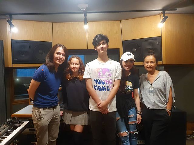  เปิดวาร์ป “น้องทิกเกอร์” ลูกชาย “นิโคล” หล่อเข้มหุ่นดีในวัย 16 ปี จน “แมว จิรศักดิ์” ยังงง สาวๆแห่เรียกพ่อ 