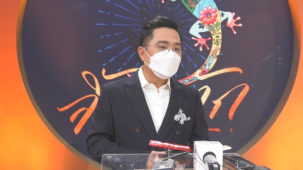  หมอช้าง เผยฤกษ์เข้าปีใหม่ไทย สรงน้ำพระเสริมความเป็นสิริมงคลชีวิต  (มีคลิป)