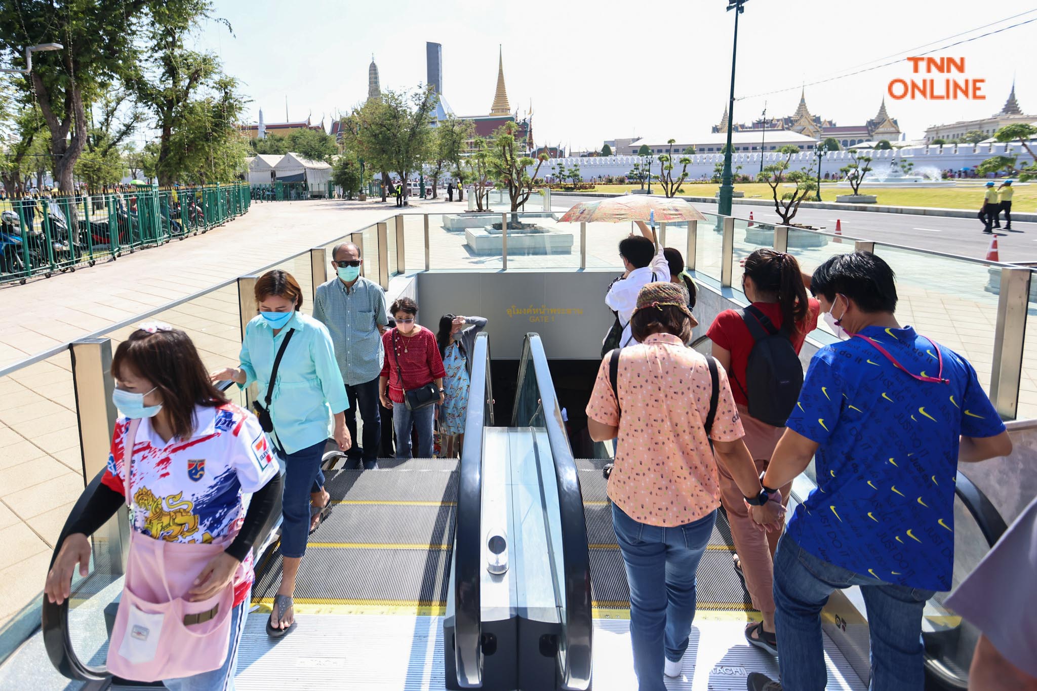 เปิดอุโมงค์ทางเดินลอด รอบวัดพระแก้วอำนวยความสะดวก นทท. เปิดอุโมงค์ทางเดินลอด รอบวัดพระแก้วอำนวยความสะดวก นทท.