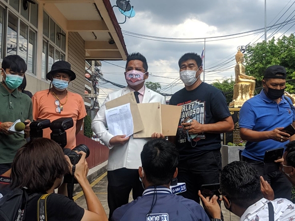 สมรักษ์ คำสิงห์ แจ้งความ หลังโดนโกงหวย ควักเงินสำรองจ่ายช่วยชาวบ้านหลักล้าน!!