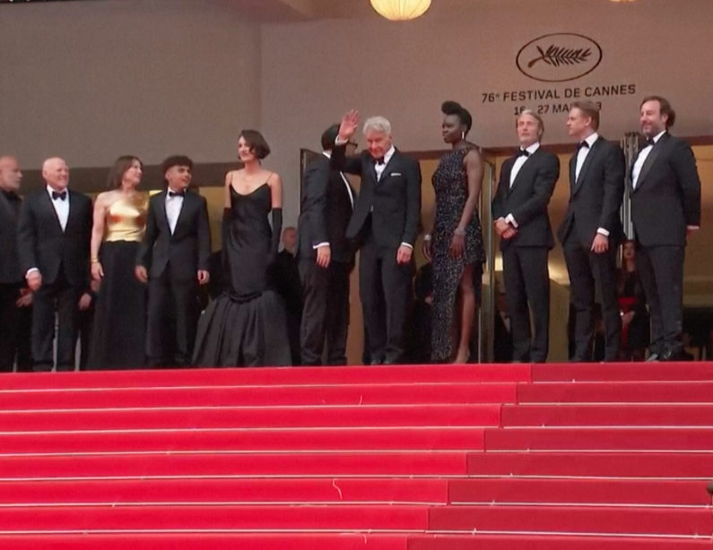 แฟนๆ รุมล้อม!! 'แฮร์ริสัน ฟอร์ด' วัย 80 ปี พา Indiana Jones ภาคจบ เปิดตัวที่คานส์