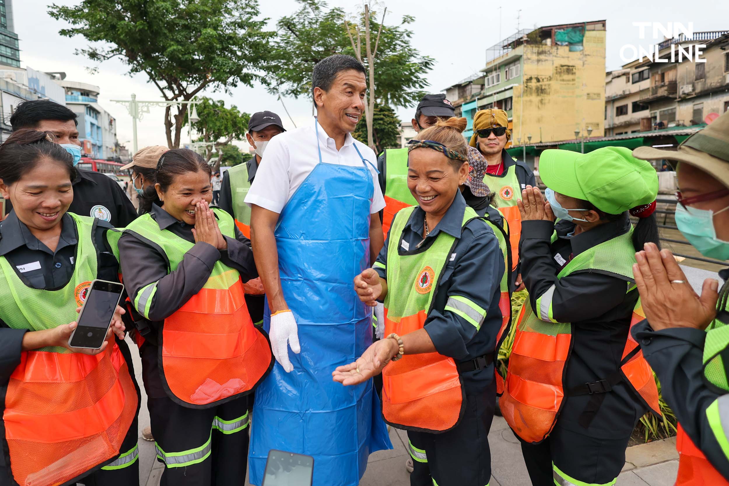 ชัชชาติทาสีปรับภูมิทัศน์ อาคารริมคลองผดุงกรุงเกษมมุ่งสู่โซนระดับโลก ชัชชาติทาสีปรับภูมิทัศน์ อาคารริมคลองผดุงกรุงเกษมมุ่งสู่โซนระดับโลก