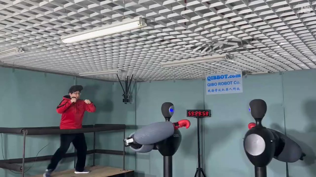 หุ่นยนต์ออกหมัดไว ‘QUIBBOT’ ยุคใหม่ของการต่อยมวยจักรกล ! หุ่นยนต์ออกหมัดไว ‘QUIBBOT’ ยุคใหม่ของการต่อยมวยจักรกล !