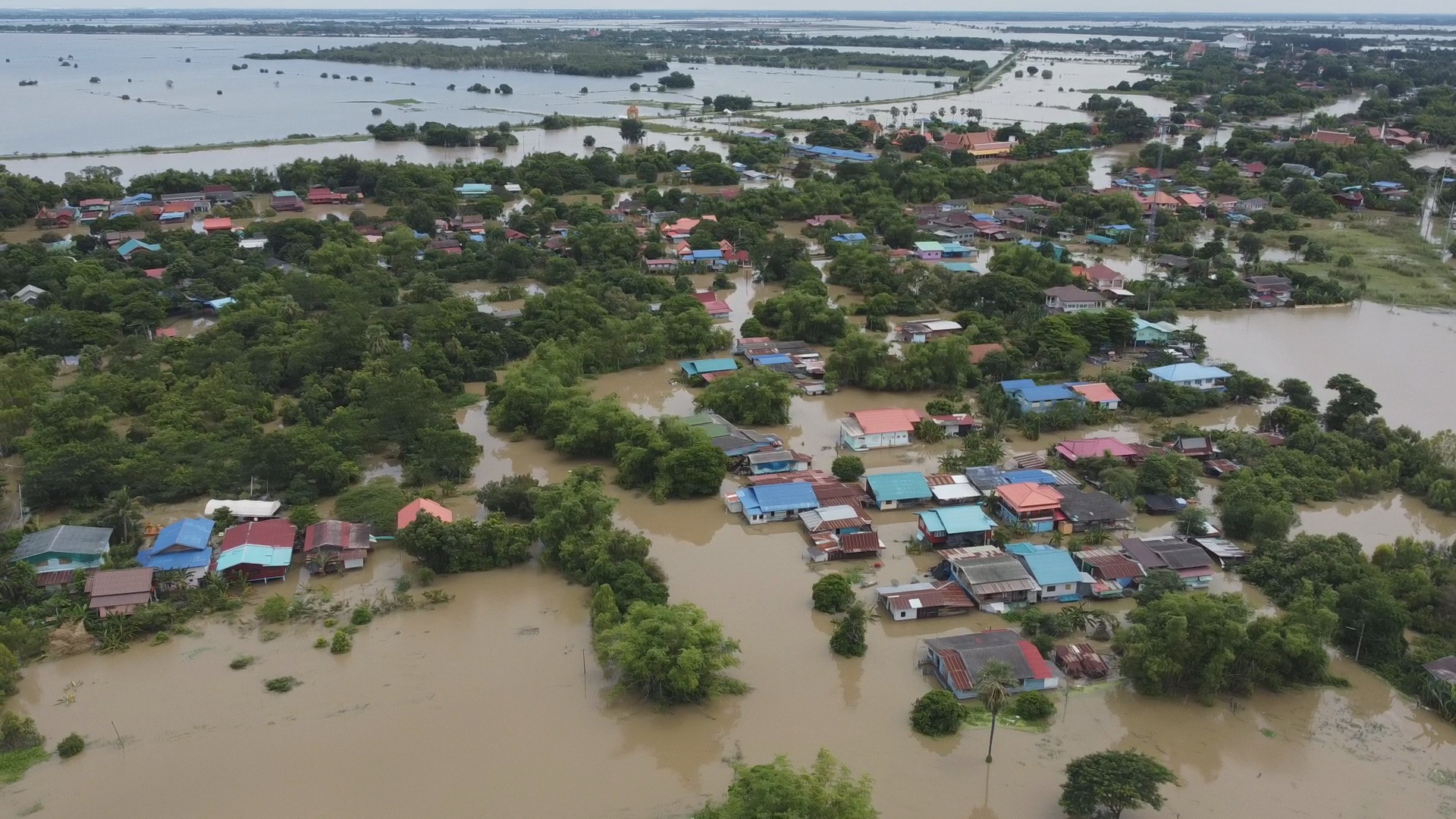 น้ำท่วมอยุธยา ยังหนัก 10 อำเภอ แม่น้ำน้อยเพิ่มสูงท่วมหลายชุมชนอำเภอเสนา