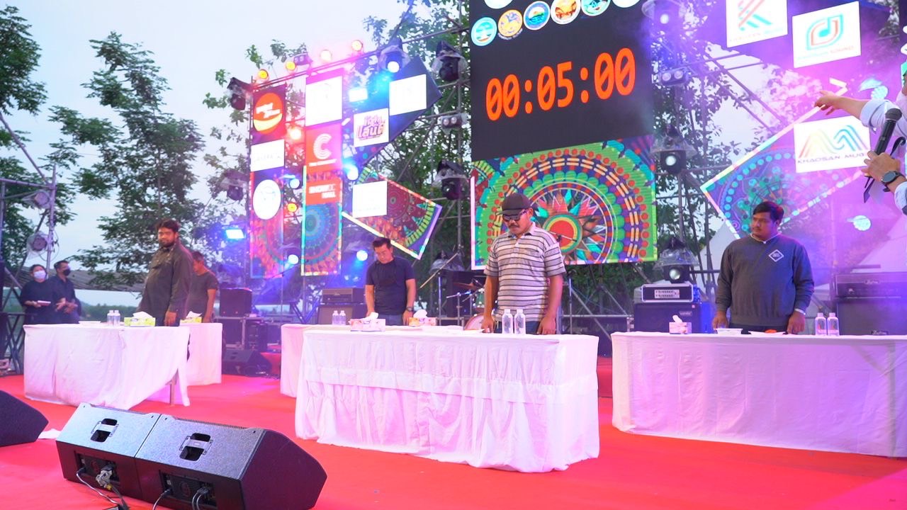 โรแมนติก เคล้าเสียงเพลง ที่เชียงคาน กับงาน “ชิลริมโขง”