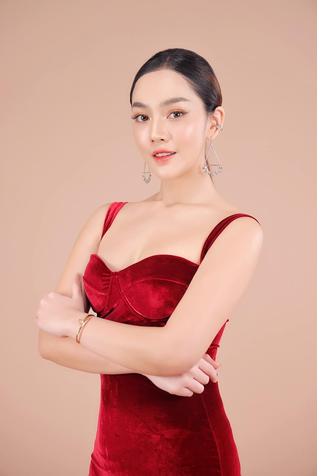 นารา-เส้นด้าย จบดราม่า หลังออกมาฟาดฟันกันจนโซเชียลระอุ