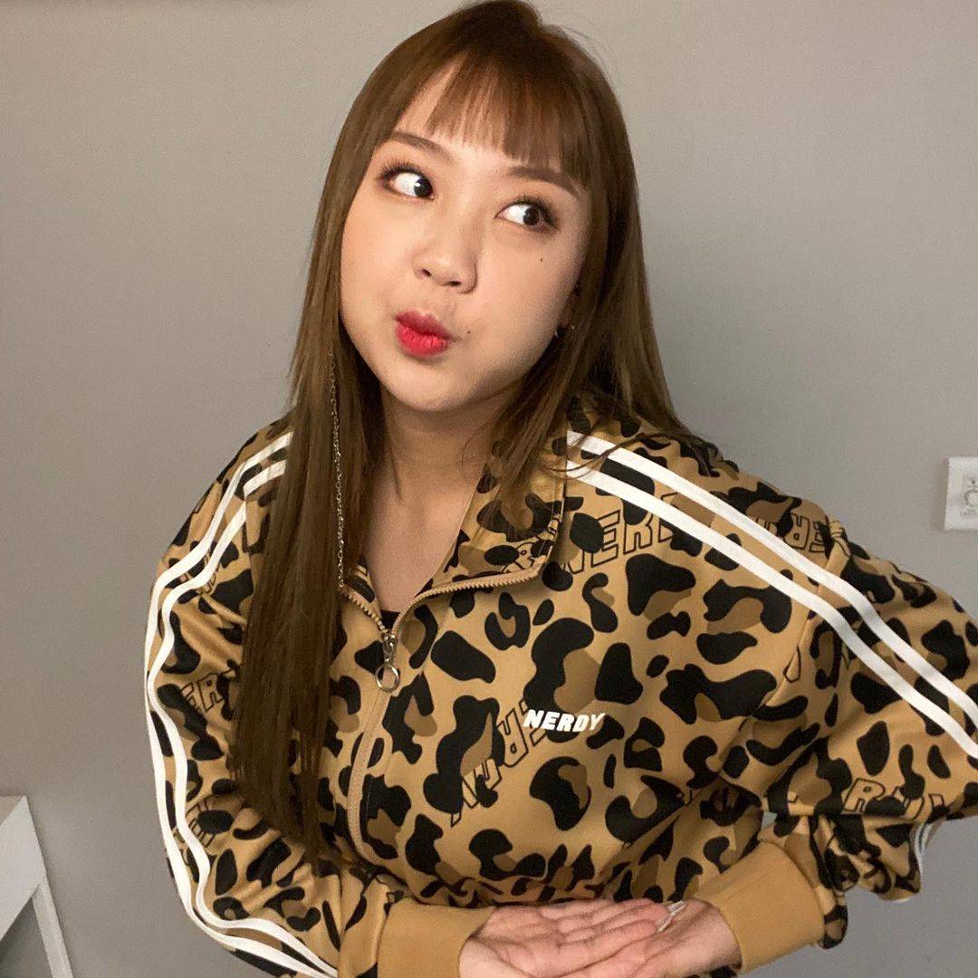 แร็ปเปอร์สาว อียองจี โพสต์รูปอวดหุ่นผอมเพรียว หลังจากที่มุ่งมั่นไดเอ็ทมานาน 1 ปีเต็ม แร็ปเปอร์สาว อียองจี โพสต์รูปอวดหุ่นผอมเพรียว หลังจากที่มุ่งมั่นไดเอ็ทมานาน 1 ปีเต็ม