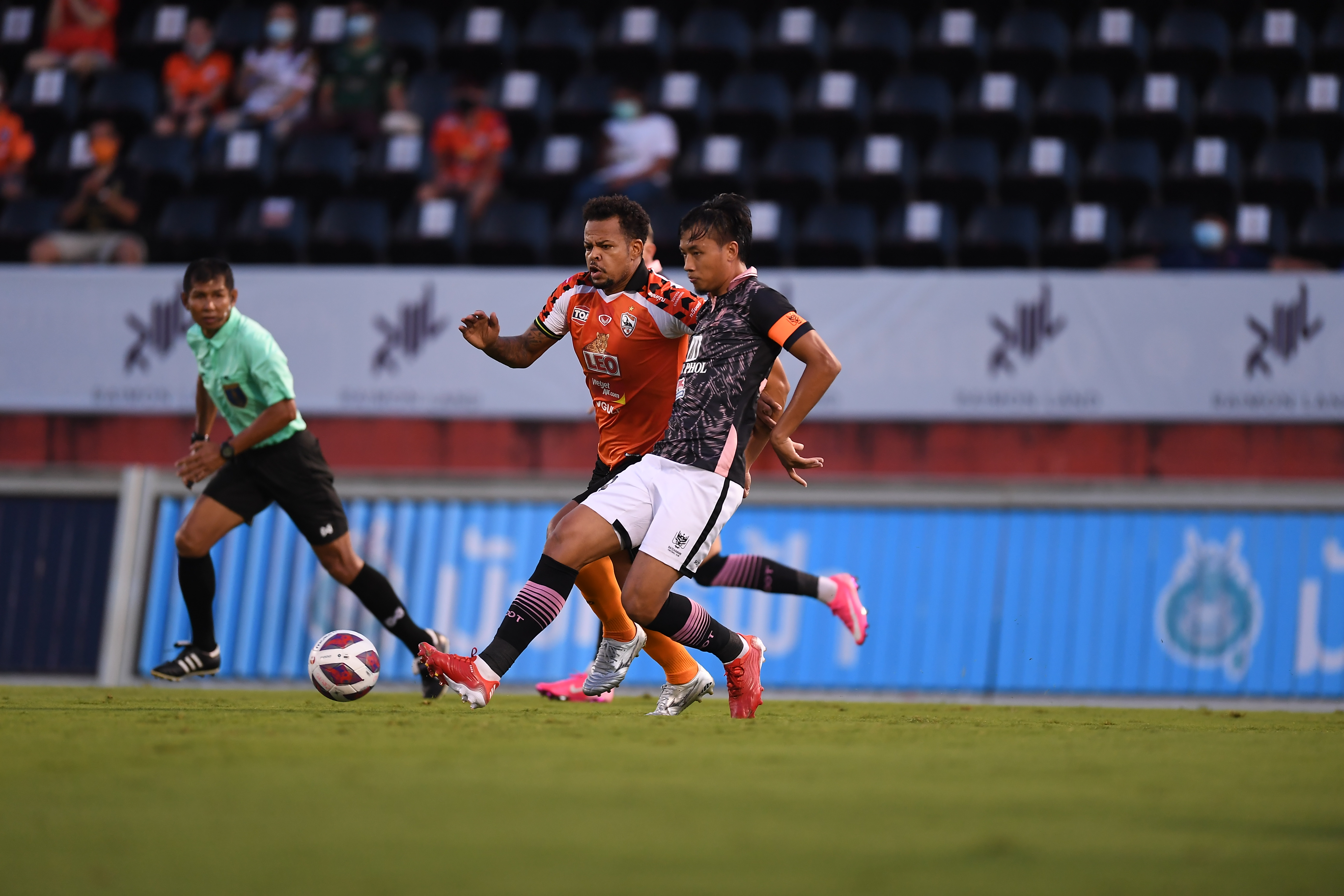 ผลไทยลีก1 : ท่าเรือ-ขอนแก่นยูฯ , ชลบุรี-หนองบัวฯ , เชียงราย-ราชบุรี , บุรีรัมย์-เชียงใหม่ยูฯ ผลไทยลีก1 : ท่าเรือ-ขอนแก่นยูฯ , ชลบุรี-หนองบัวฯ , เชียงราย-ราชบุรี , บุรีรัมย์-เชียงใหม่ยูฯ