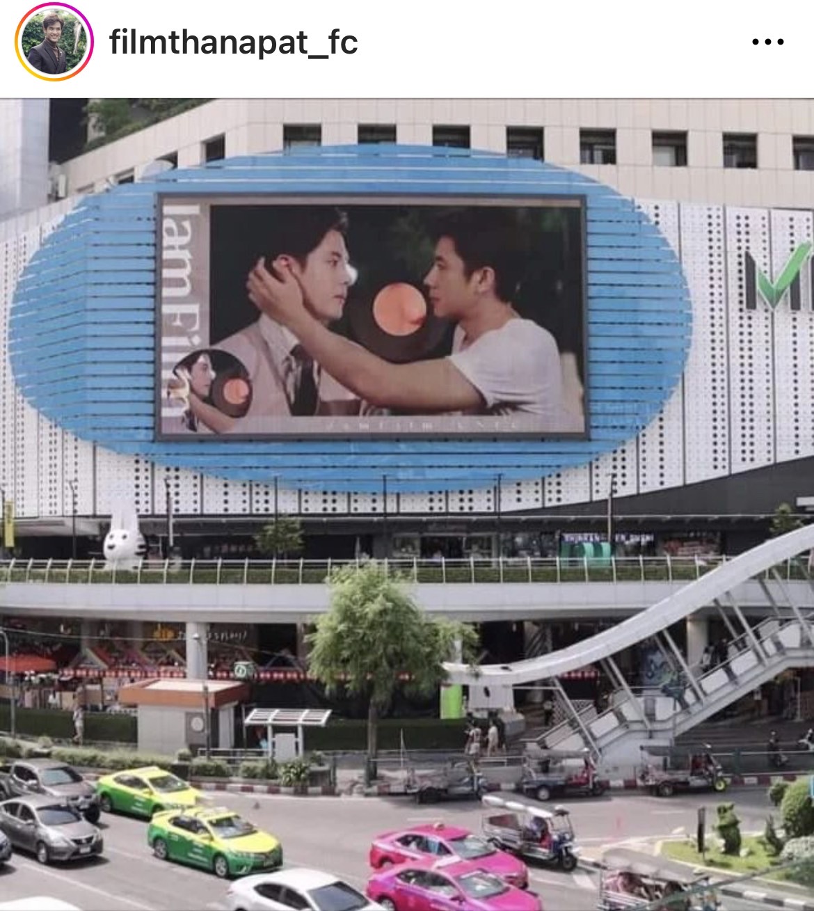 “ฟิล์ม-แจม”  ทำแฟนจีนจิ้นหนัก  ขึ้นบิลบอร์ดคู่กลางกรุงเทพ 