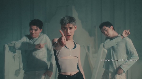 บิวกิ้น ดีใจถูกเชิญไปร่วมงานประกาศรางวัล AAA ของเกาหลี   (มีคลิป)