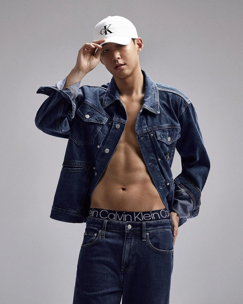 เมากล้ามไม่ไหว!! ‘ซนฮึงมิน’ ในแคมเปญต้อนรับวาเลนไทน์กับ Calvin Klein