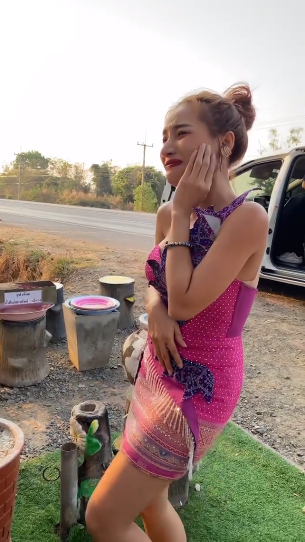 นุช วิลาวัลย์ ร้องเพลง รำถวาย แม่ฮันนี่ ศรีอีสาน เกิดเหตุการณ์ชวนขนลุก นุช วิลาวัลย์ ร้องเพลง รำถวาย แม่ฮันนี่ ศรีอีสาน เกิดเหตุการณ์ชวนขนลุก